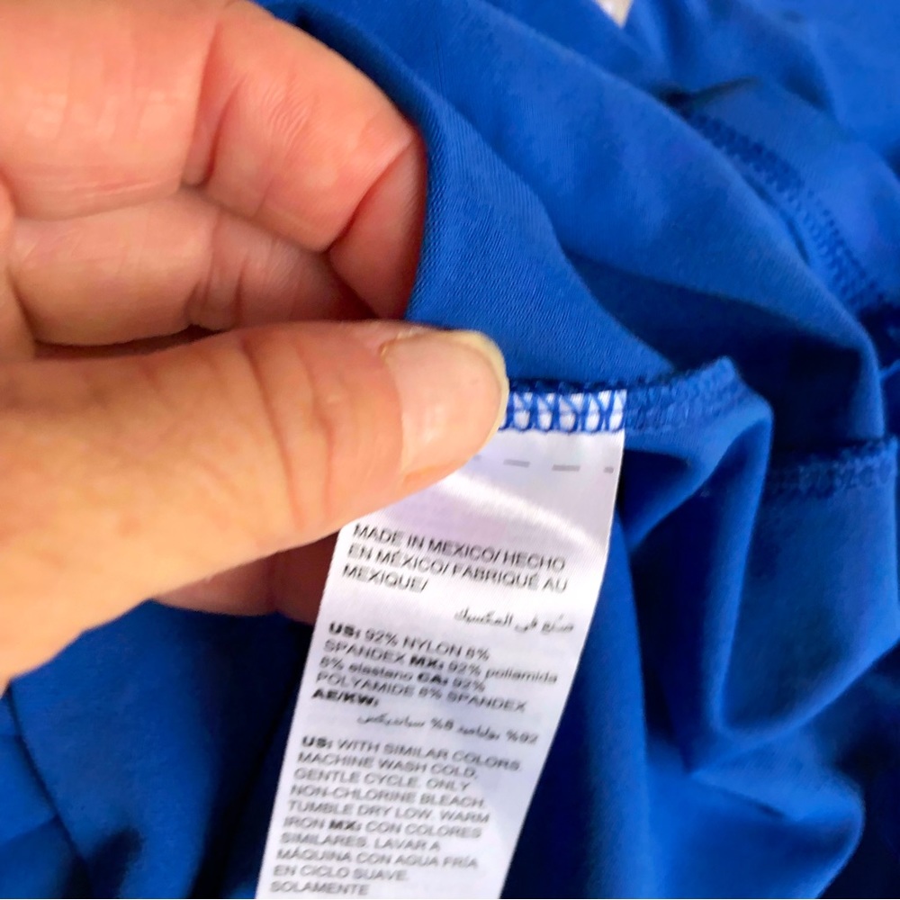 Chico’s blue stretch tank top Like New Medium - Picture 7 of 7